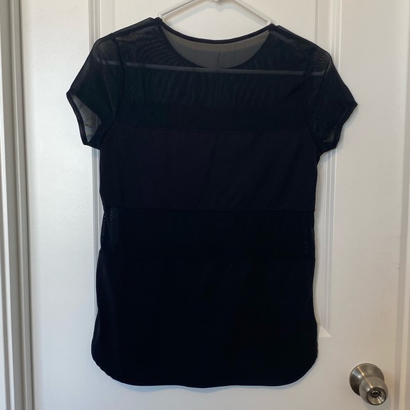 Fabletics Daniela Mesh Black Performance T-Shirt - Picture 3 of 4